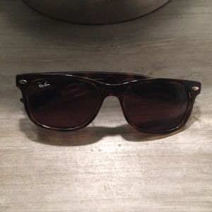 Ray-Ban Junior Wayfarers in Tortoise